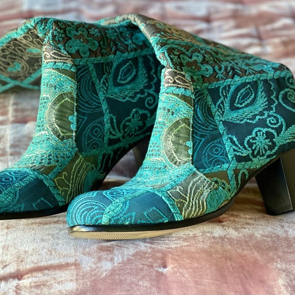 Embroidered Fabric Boots Size 42 Made in Turkey - Picture 7 of 8